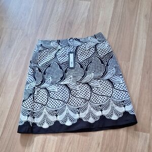 Le Gali. Elegant Black and White Skirt